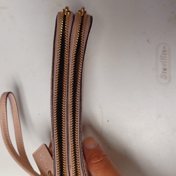 Coach wristlet - Picture 2 of 6